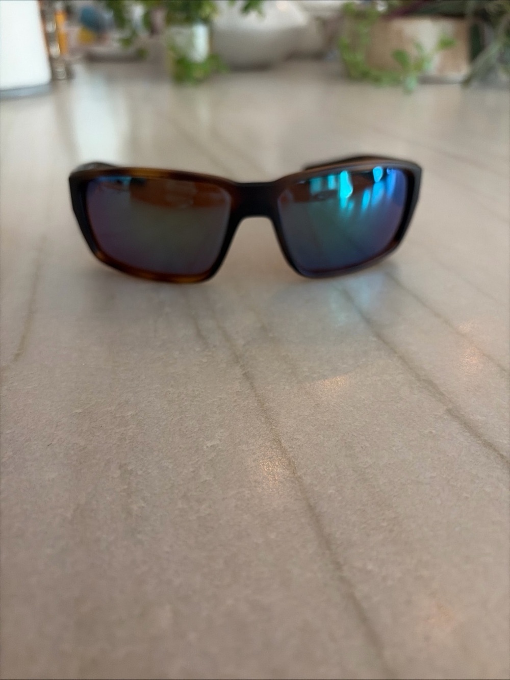 Barely worn Costa Del Mar Fantail Pro Matte Tortoise